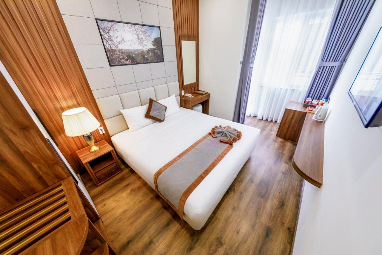 דה לאט Wisteria Hotel מראה חיצוני תמונה
